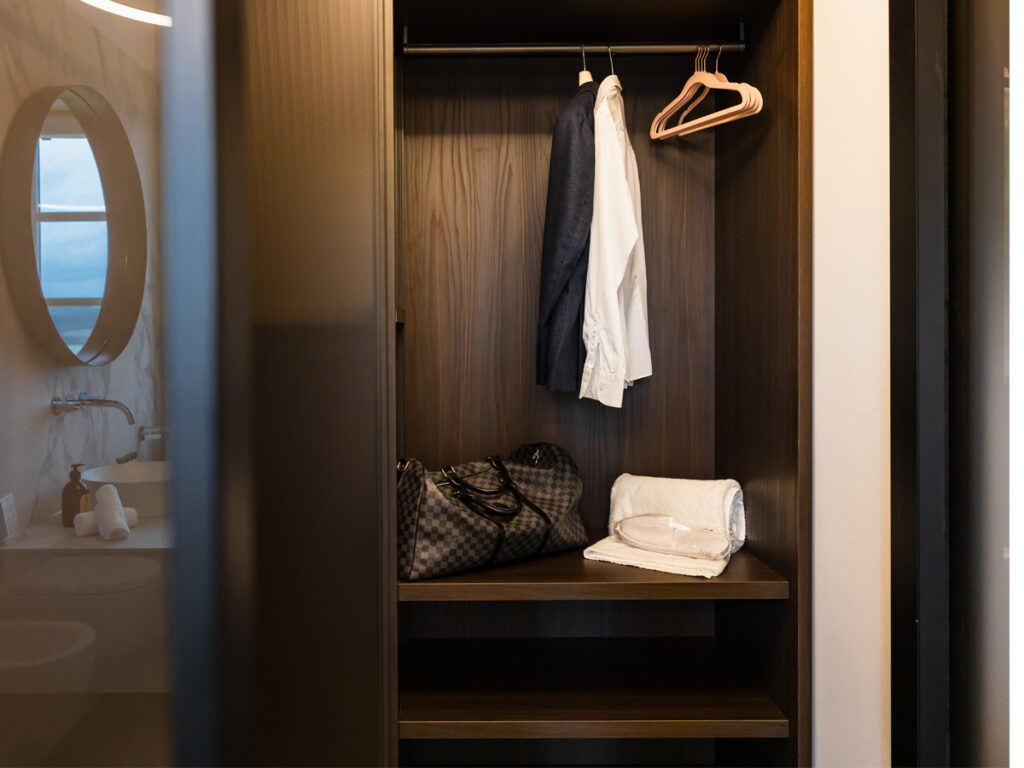 suite_154_armadio